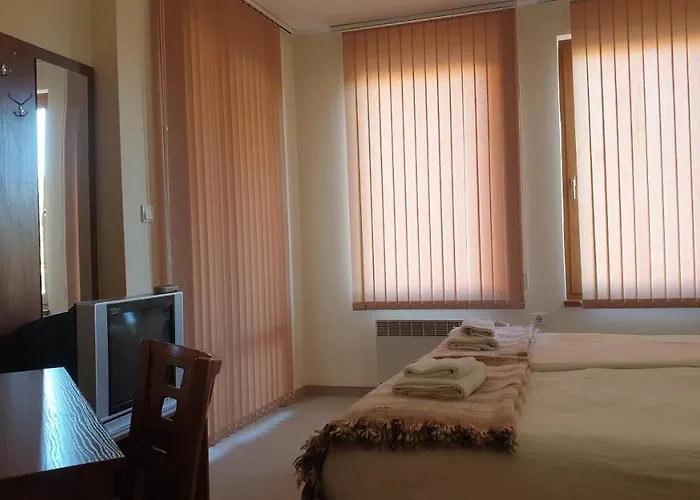 Apartment Rositsa 28 *